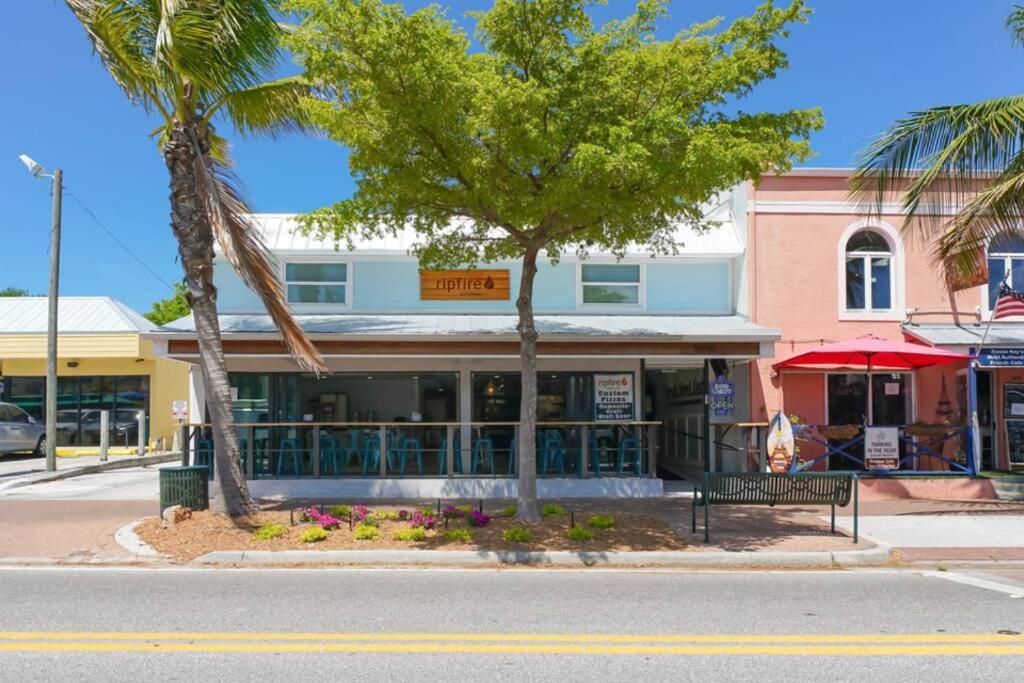 Siesta Key Village-Suite #3: A Block To The Beach! Sarasota Ngoại thất bức ảnh