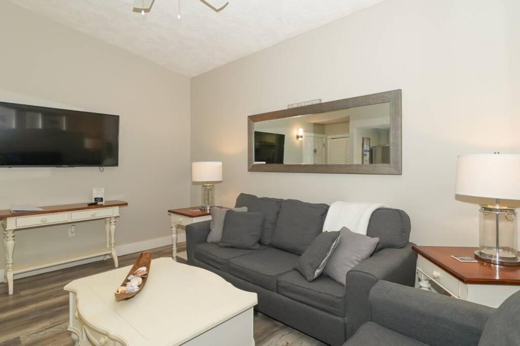 Siesta Key Village-Suite #3: A Block To The Beach! Sarasota Ngoại thất bức ảnh