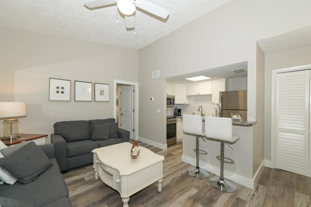 Siesta Key Village-Suite #3: A Block To The Beach! Sarasota Ngoại thất bức ảnh